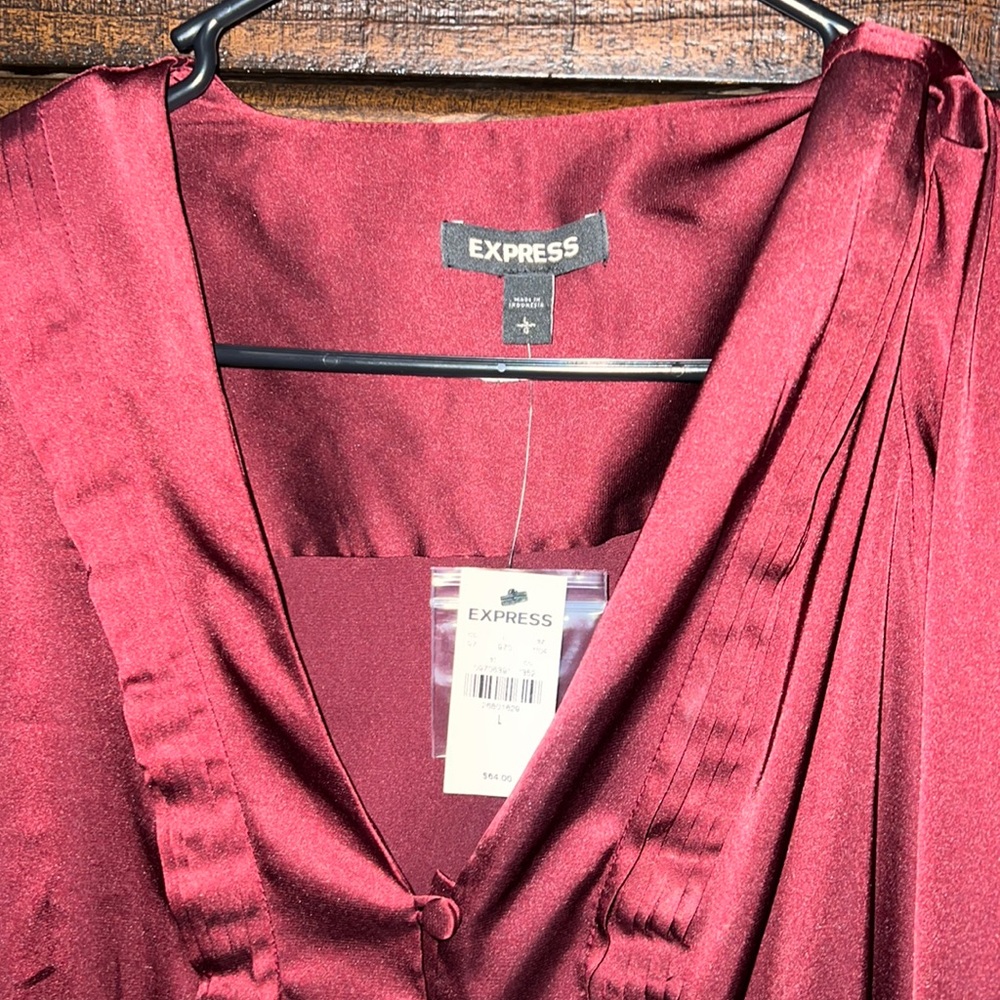 EXPRESS FANCY TOP❤️🔥 - Picture 2 of 2